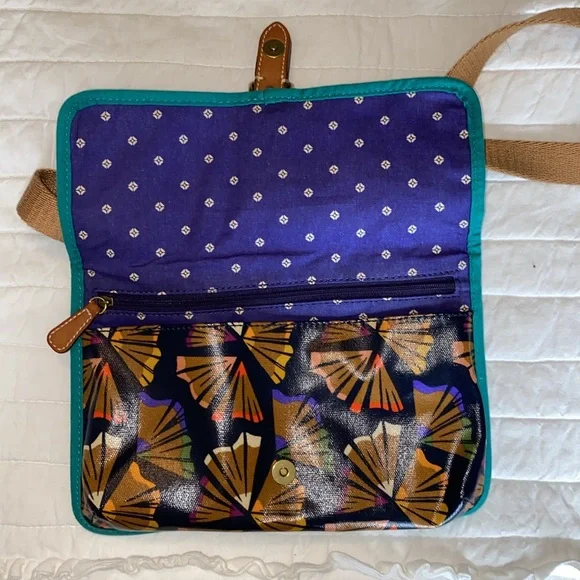 Fossil crossbody bag with matching wallet/pouch - Picture 5 of 10